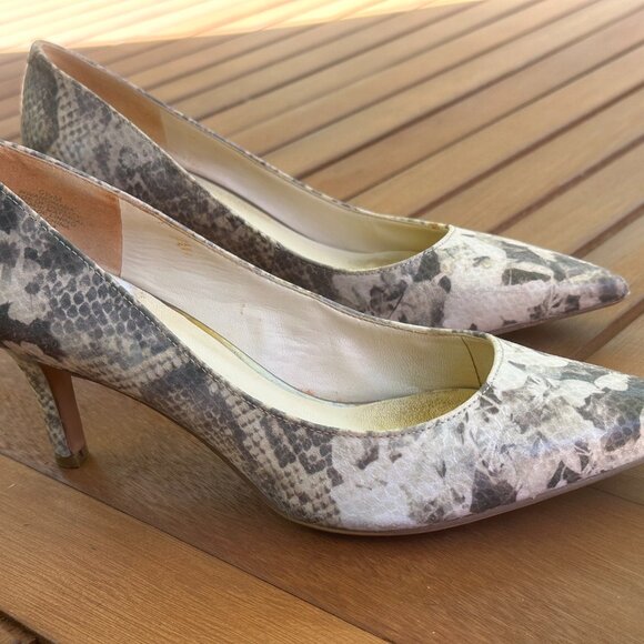 Sz 5.5M Nine West faux snake skin 2.5in heels - Picture 3 of 12